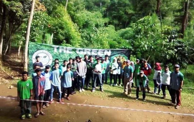 
					Komunitas pecinta alam The Green