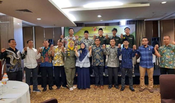 
					Bawaslu Kota Depok melahirkan tiga Kampung Pengawasan Pilkada Depok 2020.