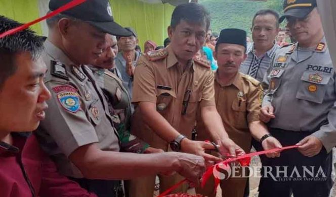 
					Peresmian berikut tasyakuran dan secara simbolis serah terima kunci pembangunan hunian tetap untuk para korban bencana alam yang terjadi pada 2019 lalu.