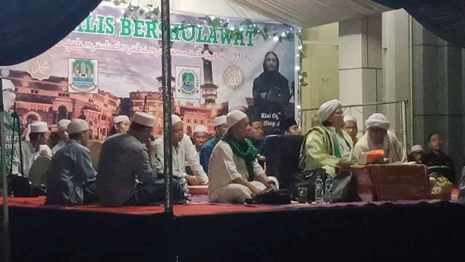 
					Wartawan Gelar Acara Jurnalis Bersholawat