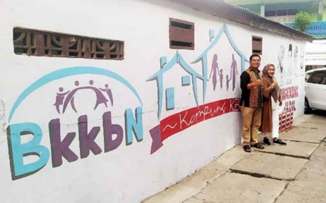 
					Kampung Mampangan di RW 09 dijadikan Kampung KB di Kelurahan, Kemirimuka, Kecamatan Beji.