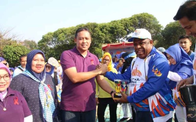 
					Promosi PON XX tahun 2020 di Papua menggelar promosi pertamanya di Kota Bekasi bersamaan dengan peringatan hari AIDs yang di laksanakan oleh Dinas Kesehatan Kota Bekasi. 