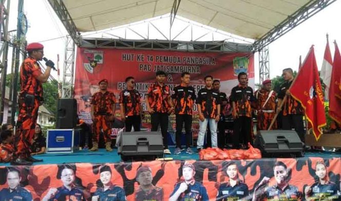 
					PP Jatisampurna, Kota Bekasi melantik 5 pengurus Anak Ranting secara serentak.