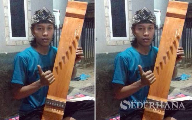 
					Pelaku seni kerajinan Bambu di Desa Ciadeg, Kecamatan Cigombong, Kabupaten Bogor.