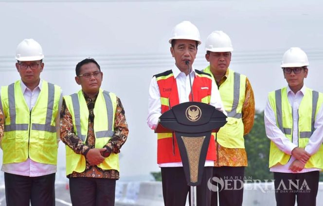 
					Presiden RI, Joko Widodo meresmikan Jalan Tol Layang Jakarta-Cikampek II sepanjang 36,4 KM, Kamis (12/12). 