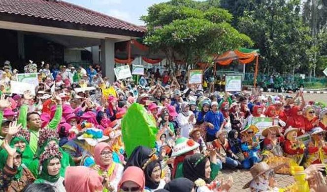 
					Penganugrahan Bogor Kabupatenku Green and Clean, di Lapangan Tegar Beriman, Kecamatan Cibinong.