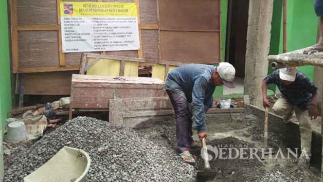 
					Salah satu proyek pembangunan sarana dan prasarana sekolah di Kota Bogor. 