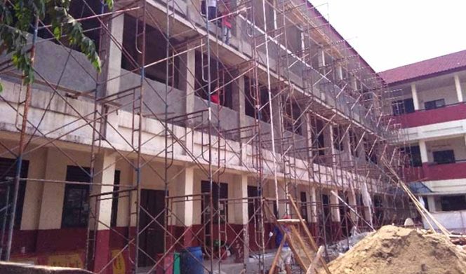 
					SDN Bojongsari 01 di Jalan Raya Bojongsari yang sedang dibangun. 