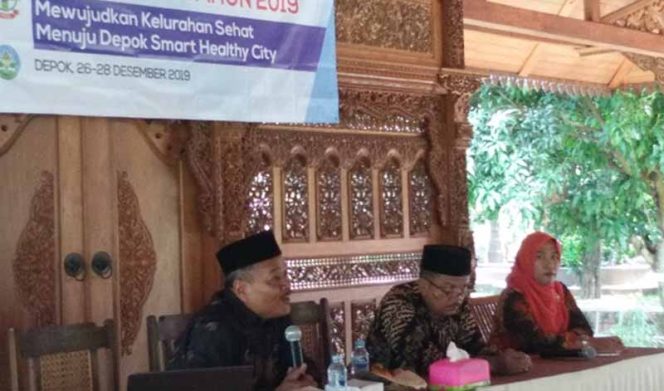 
					H. Syaiful Anwar (kiri) narasumber pembinaan siaga aktif sedang menyampaikan materi. 