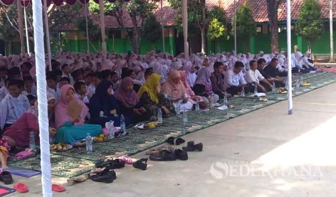 
					Peringatan Maulid Nabi SAW di SMPN 28 Kota Bekasi.
