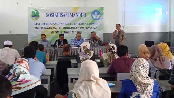 
					Suasana kegiatan sosialisasi mandiri SPMI di SMK Bina Rahayu di Jalan Raya Pengasinan, Kecamatan Sawangan.