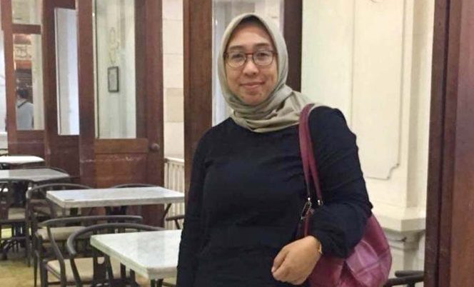 
					Psikolog Universitas Pancasila), Aully Grashinta