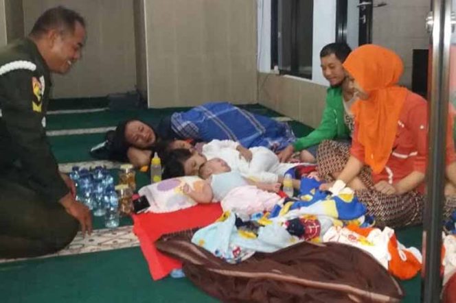 
					SubDenPom Jaya/2-1 Bantu Korban Banjir