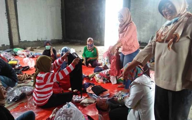 
					Warga Bojonggede Bantu Korban Bencana