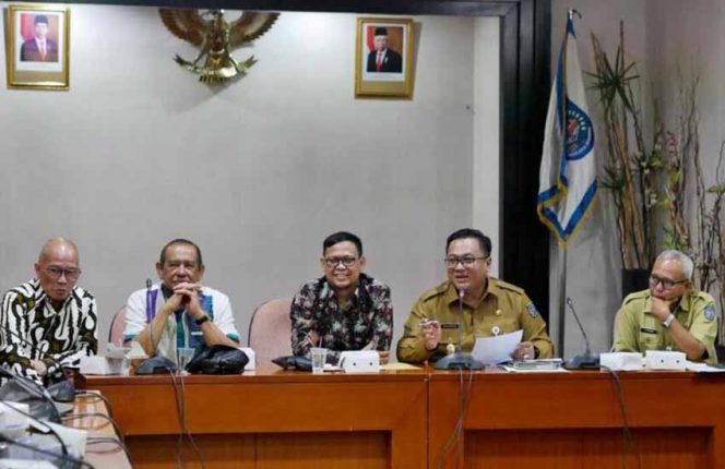 
					Rapat koordinasi bersama sejumlah anggota Dewan Perwakilan Rakyat Daerah Provinsi Jawa Barat di Gedung Balai Kota Depok.