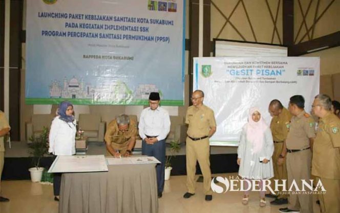 
					Pelucuran Paket Gesit Pisan di salah satu hotel di Jalan Siliwangi Kota Sukabumi, Senin (13/01).