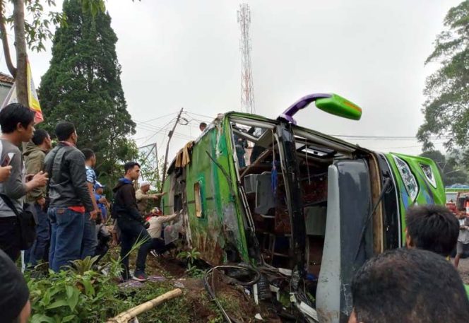 
					Kecelakaan bus pariwisata Purnama Sari di Kampung Nagrog, Desa Palasari, Ciater, Kabupaten Subang, Minggu (19/01).