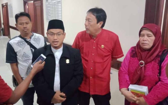 
					Rapat Bersama Selesaikan Persoalan Outing Class SMPN 1