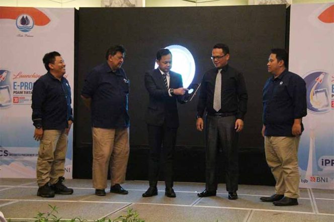 
					PDAM Tirta Pakuan Kota Bogor secara resmi menerapkan aplikasi e-Procurement (e-Proc) sebagai instrumen pengadaan barang dan jasa.