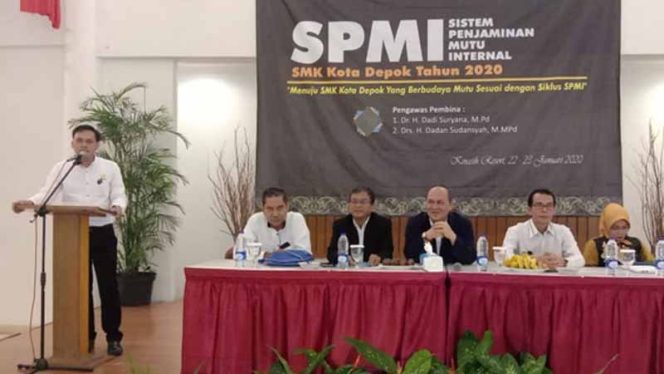 
					Ketua Panitia, Adi Gusnadi menyampaikan laporan kegiatan pelatihan SMPI yang diikuti 59 SMK.