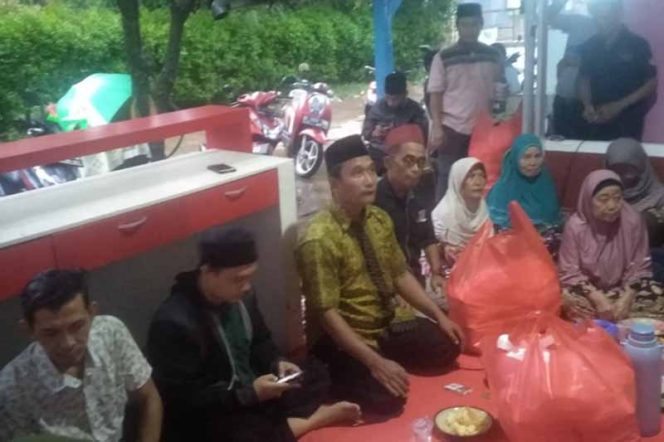
					Suasana kegiatan aksi sosial yang diselenggarakan RW 03 Kelurahan Bedahan kerjasama dengan LPM.