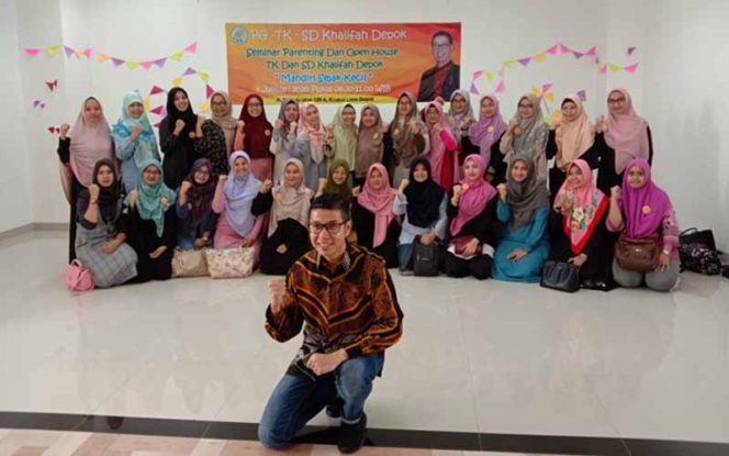 
					Suasana seminar parenting di Aula SD Khalifah Depok, Jalan Raya Krukut, Kecamatan Limo.