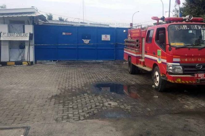 
					Sebuah pabrik gas PT Semar Gemilang meledak di wilayah Sukawangi, Kabupaten Bekasi.