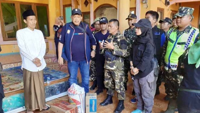 
					Perumda Tirta Pakuan Kota Bogor menyalurkan bantuan logistik untuk korban banjir di Kecamatan Sukajaya Kabupaten Bogor.