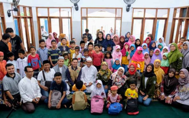 
					Pelajar terdampak banjir di kawasan Perumahan Villa Arsip Mampang, Kecamatan Pancoran Mas mendapatkan bantuan dari Organisasi Perangkat Daerah di Pemkot Depok.