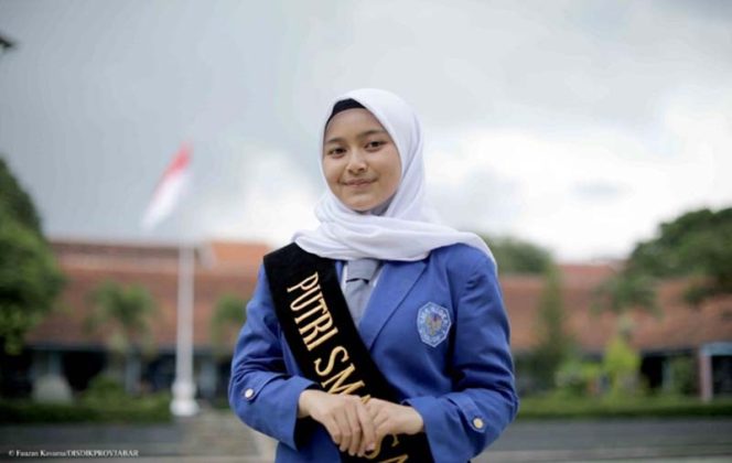 
					Putri Sekolah Menengah Atas Negeri 1 (SMANSA) Kabupaten Cianjur, Aulia Shafa Kamila.