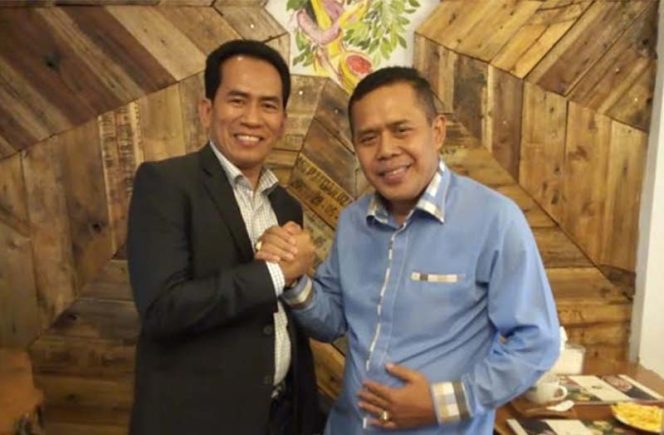 
					Babai Suhaimi dan  Mujahid A. Latief (kiri)