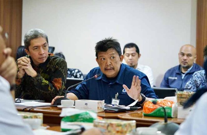 
					Rakor bersama pihak Ditjen Cipta Karya Kementerian PUPR, Ditjen Sumber Daya Air (SDA) Kementerian PUPR, dan Ditjen Perkeretaapian Kementerian Perhubungan.