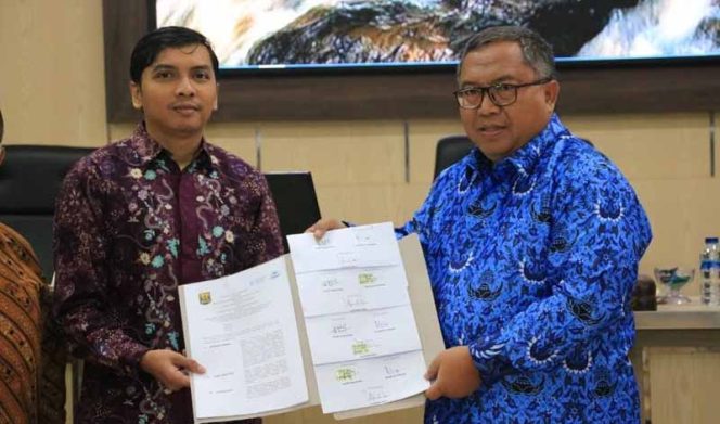 
					Bupati Sukabumi Marwan Hamami langsung meinstruksikan perangkat daerah dan camat agar lebih aktif dan tanggap terhadap bencana.