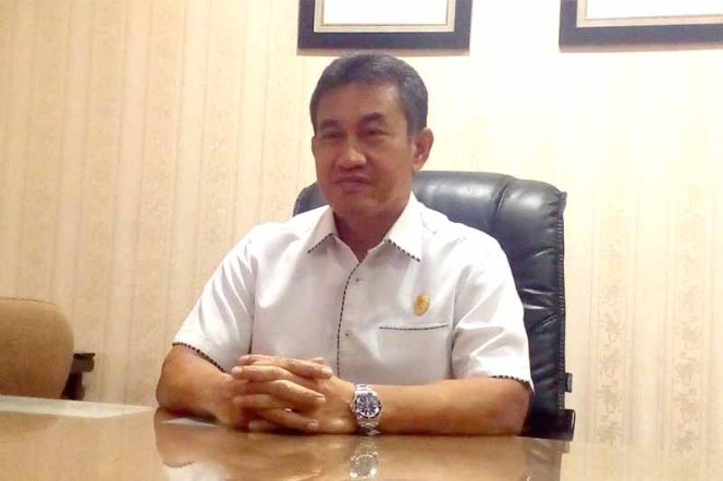 
					Kepala Kantor BPN, Deni Achmad Hidayat