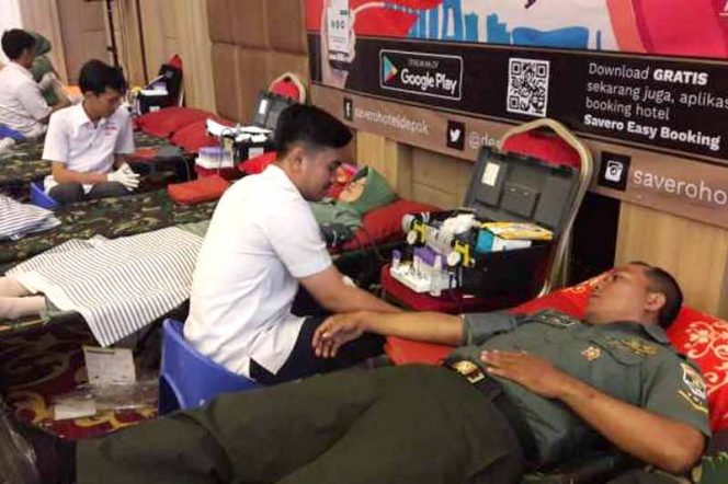 
					Aksi sosial donor darah yang diikuti anggota TNI Kodim 0508/Depok di Hotel Savero di Jalan Margonda.