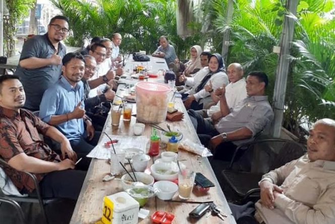 
					Mulai dari DPC, PAC, dan Fraksi Gerindra siap dukung Pradi maju di Pilkada Depok.