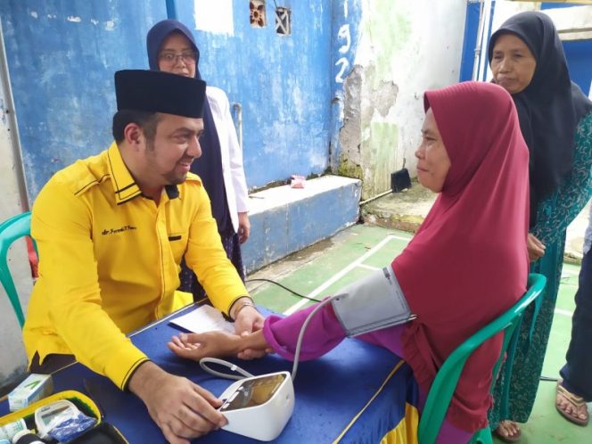 
					Pasca Banjir, Golkar Gelar Pengobatan Gratis