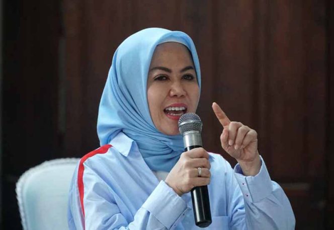 
					Anggota Fraksi PAN DPR RI, Intan Fauzi