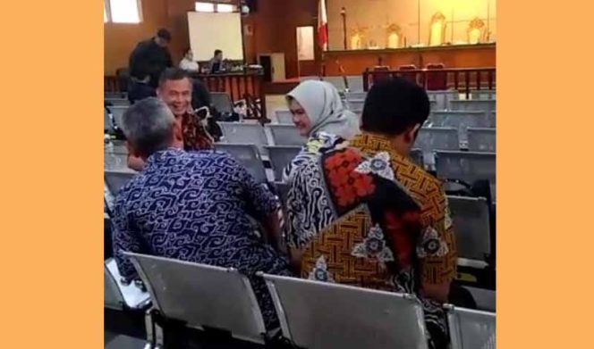 
					Mantan Bupati Bekasi NHY Jalani Sidang Meikarta Jilid II