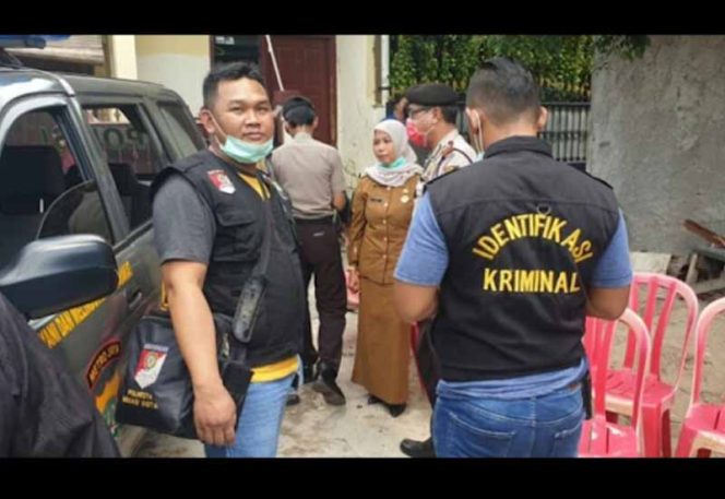 
					Mayat Pria Membusuk Setelah 3 Hari Baru Terungkap Warga