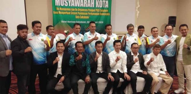 
					Idhan Nahkodai PBSI Kota Sukabumi