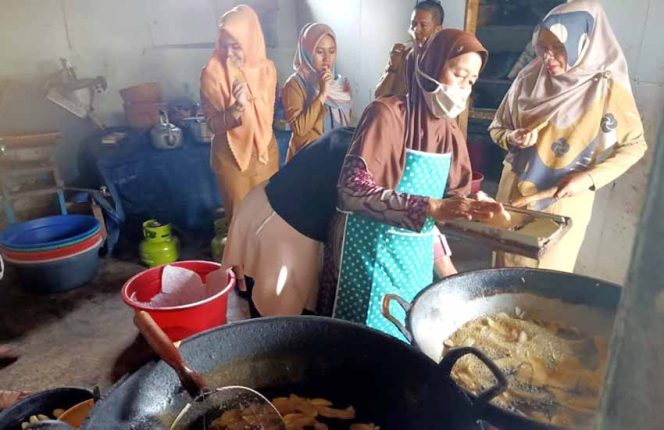 
					Dinas Penanaman Modal dan Perizinan Terpadu Satu Pintu (DPMPTSP) Kota Sukabumi lakukan pembinaan terhadap pelaku UMKM.