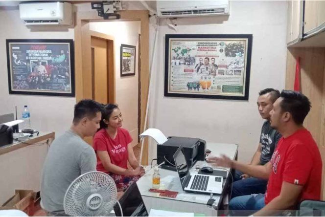 
					Konsumsi narkoba, artis pemain FTV dan model Andi Novitalia alias Vitalia Sesha ditangkap polisi. (FOTO : Istimewa)