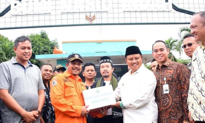 
					Pemkot Bekasi menerima bantuan sebesar Rp 750 juta dari Pemprov Jawa Barat untuk korban terdampak banjir di Bekasi.