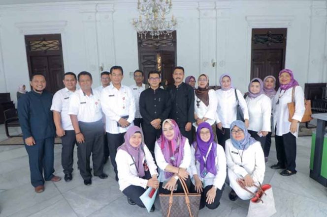 
					DPMPPA Kabupaten Tangerang, kunjungi Sekolah Ibu di Kota Bogor.