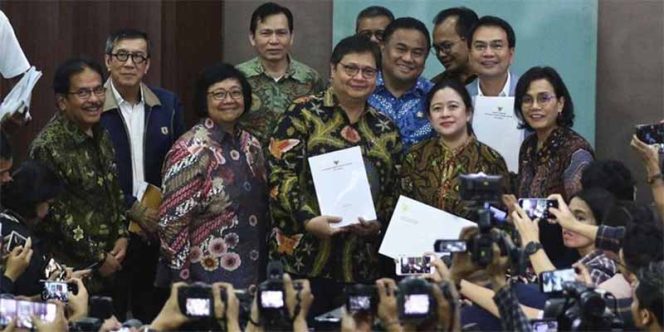 
					Organisasi Wartawan dan LBH Pers Protes Omnibus Law