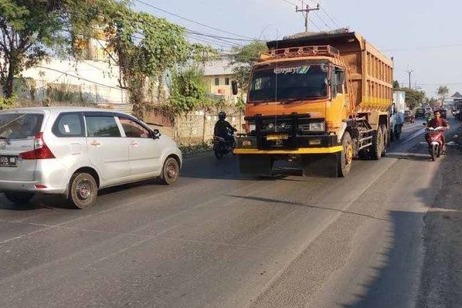 
					Jalan Cikarang-Cibarusah. (FOTO : istimewa)