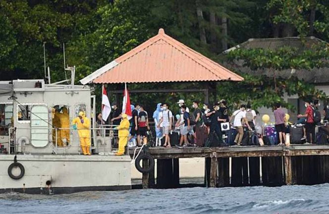 
					69 ABK Diamond Princess yang akan diobservasi di Pulau Sebaru Kecil.