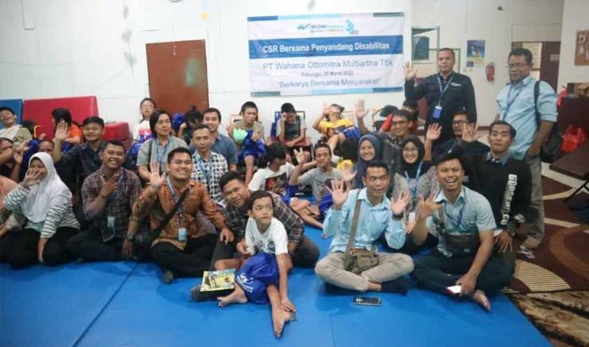 
					WOM merayakan ulang tahunnya yang ke-38 dengan melakukan kegiatan bakti sosial.