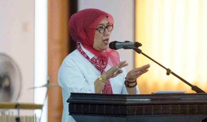 
					Kepala Dinas Pendidikan (Kadisdik) Jawa Barat, Dewi Sartika.